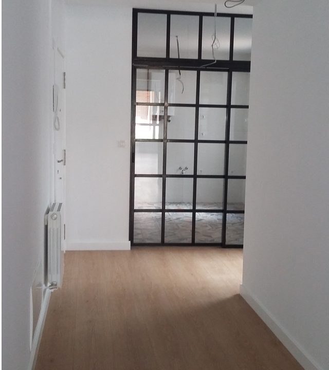Vivienda terminada tras el cambio de uso de unas oficinas en Alameda Urquijo, Bilbao